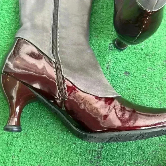 John Fluevog reserved - Picture 6 of 8